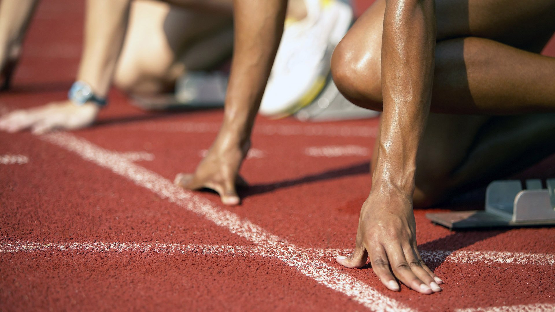 红军英勇作战，击败对手赢得胜利，英勇的红军战士粉碎了敌人的猖狂进攻